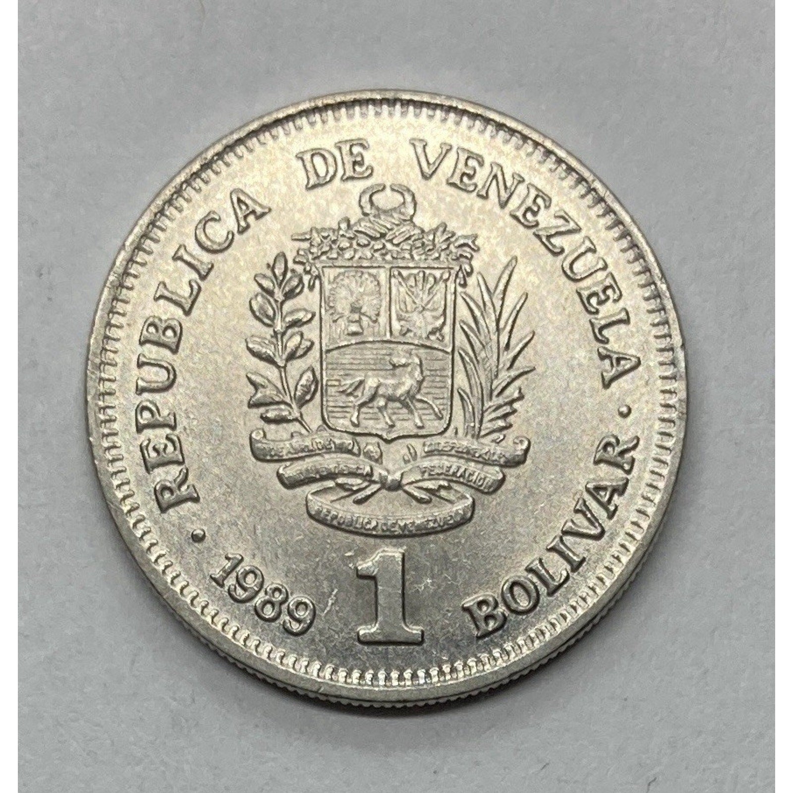 1989 Venezuela 1 Bolivar Coin - Y# 52a.1